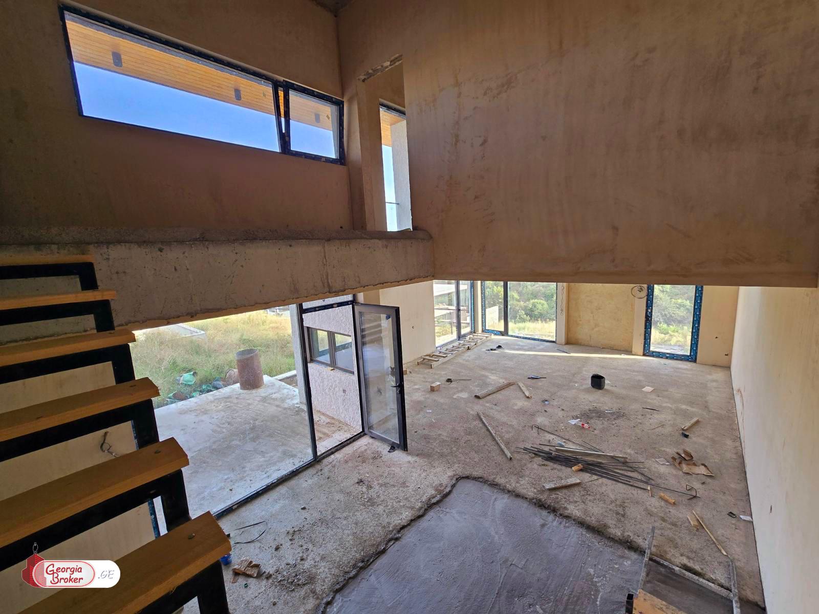 nearly repaired 11-room house for sale