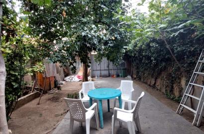 იყიდება სარემონტო 7 ოთახიანი სახლი მთაწმინდაზე