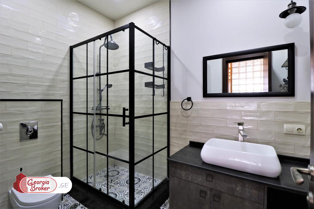 ქირავდება ახალი გარემონტებული 4 ოთახიანი ბინა  ვერაზე