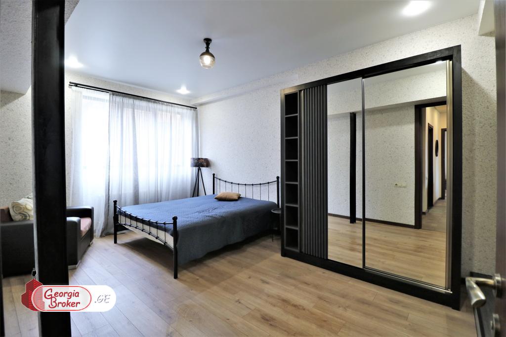 ქირავდება ახალი გარემონტებული 4 ოთახიანი ბინა  ვერაზე