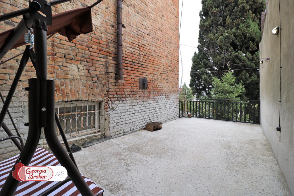 ქირავდება ახალი გარემონტებული 4 ოთახიანი ბინა  ვერაზე