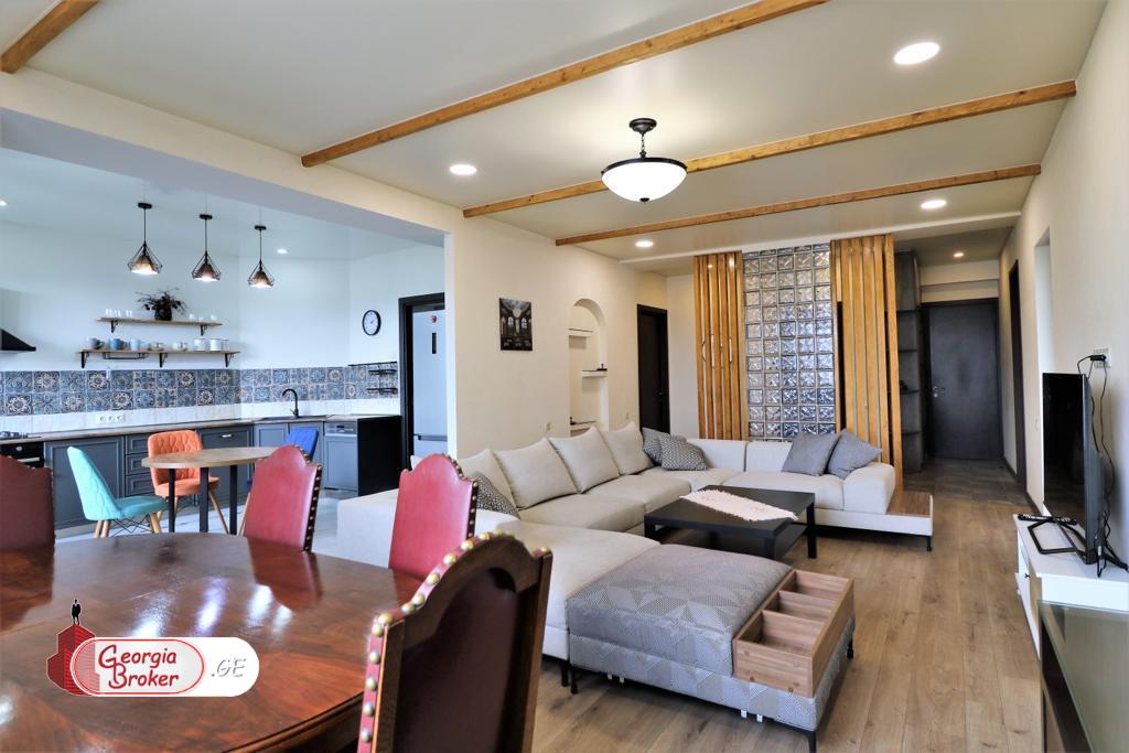 ქირავდება ახალი გარემონტებული 4 ოთახიანი ბინა  ვერაზე