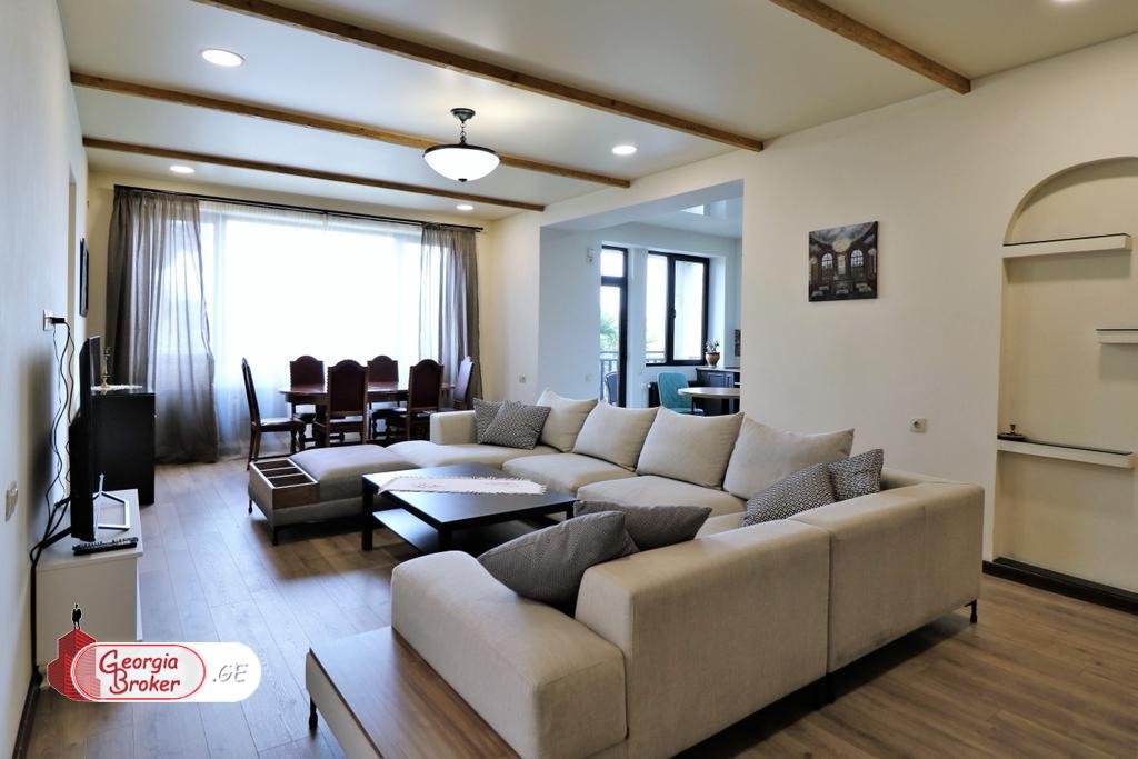 ქირავდება ახალი გარემონტებული 4 ოთახიანი ბინა  ვერაზე