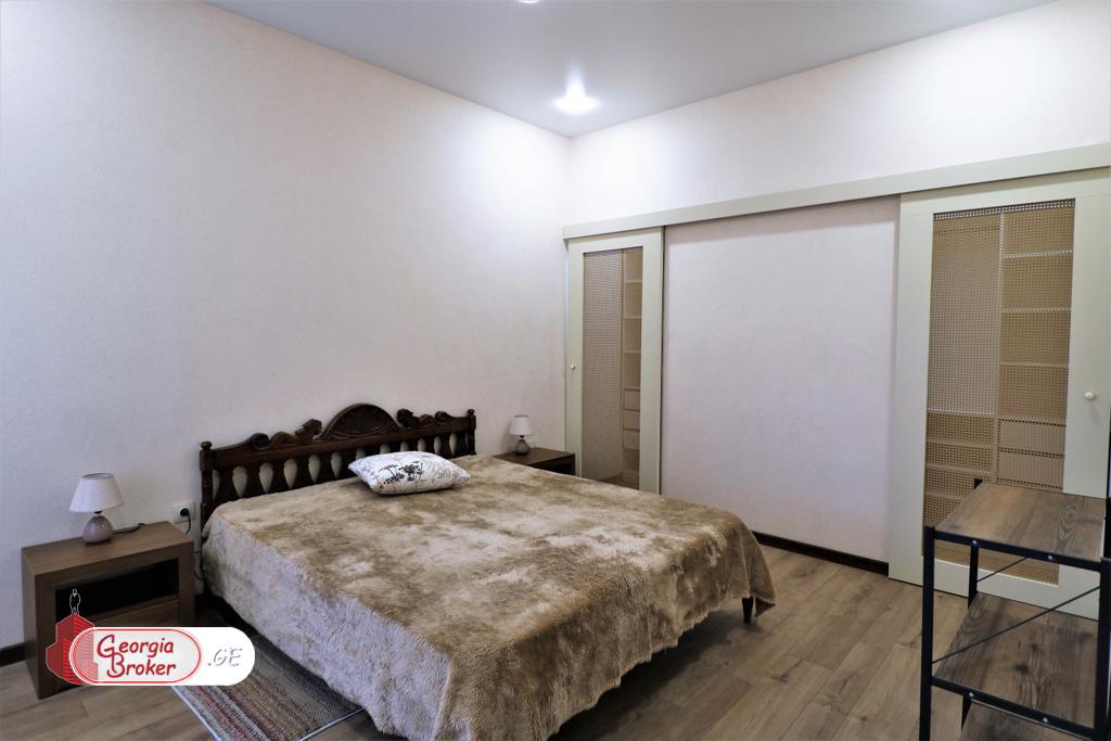 ქირავდება ახალი გარემონტებული 4 ოთახიანი ბინა  ვერაზე