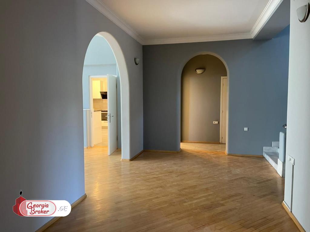 ქირავდება ახალი გარემონტებული  კომეციული   ფართი  საბურთალოზე