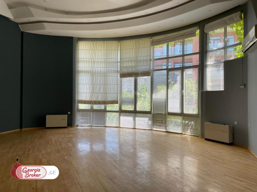 ქირავდება ახალი გარემონტებული  კომეციული   ფართი  საბურთალოზე