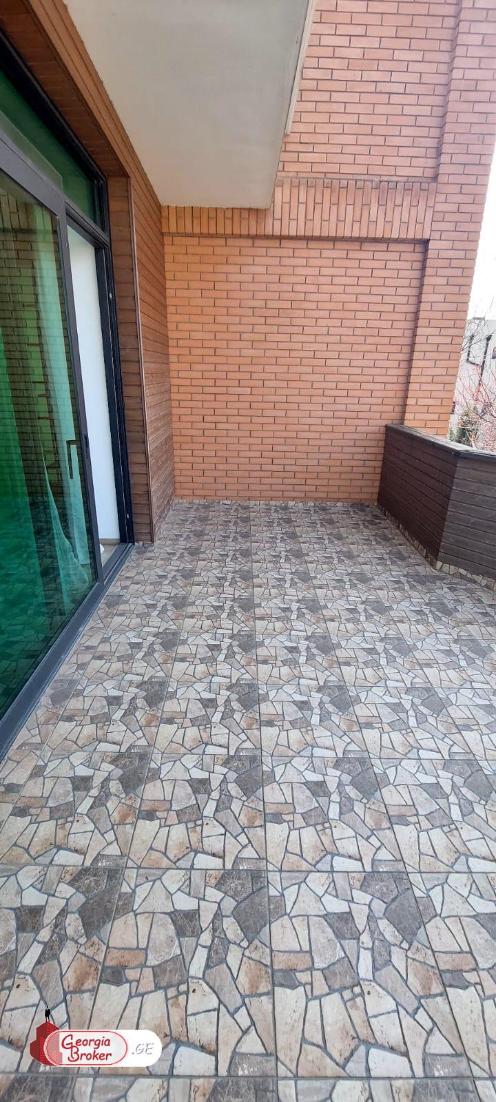 в аренду дом с новым ремонтом 9-комнат