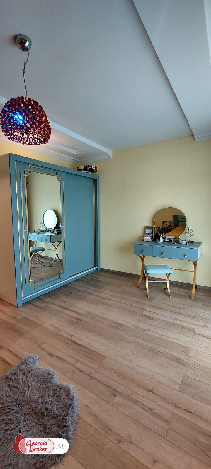 в аренду дом с новым ремонтом 9-комнат