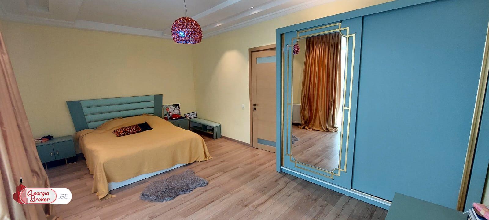 в аренду дом с новым ремонтом 9-комнат