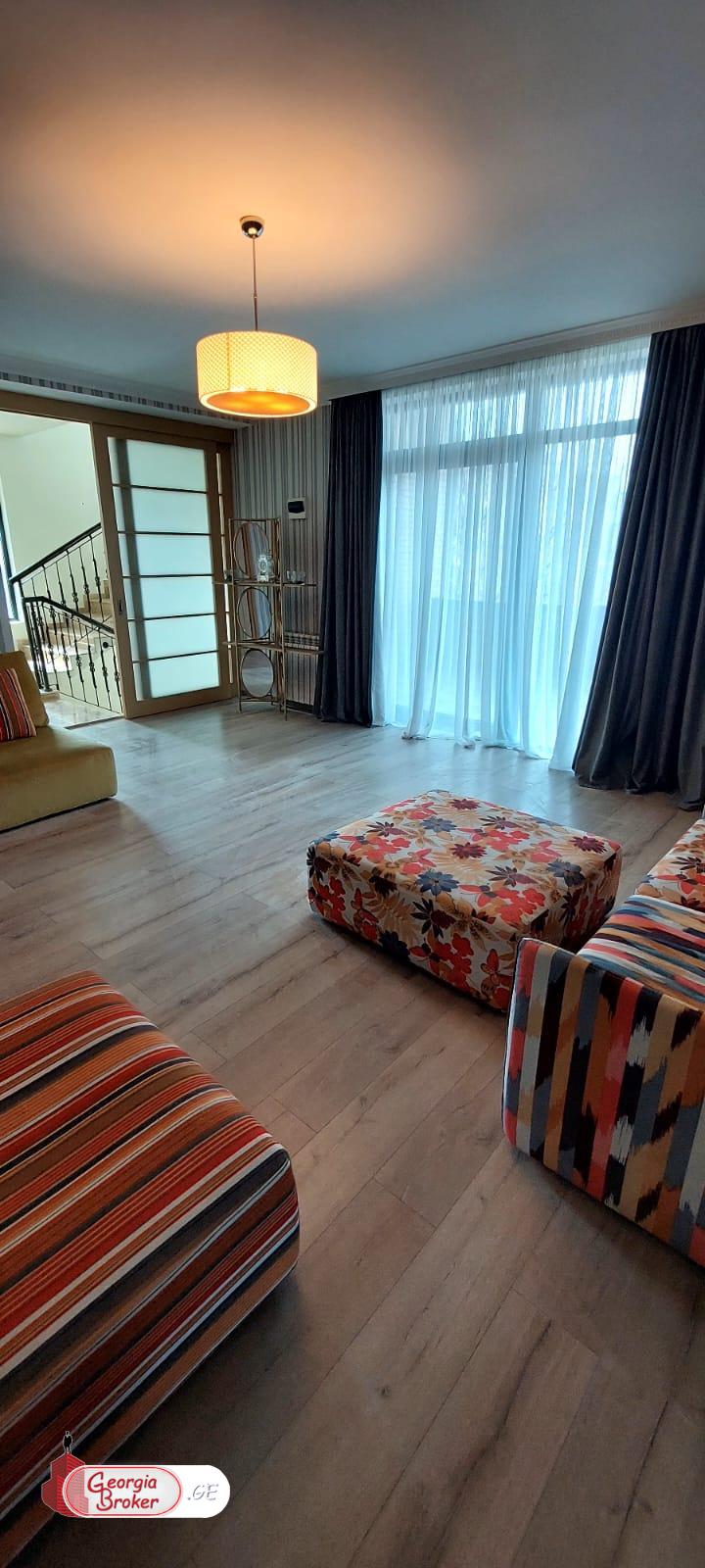 в аренду дом с новым ремонтом 9-комнат