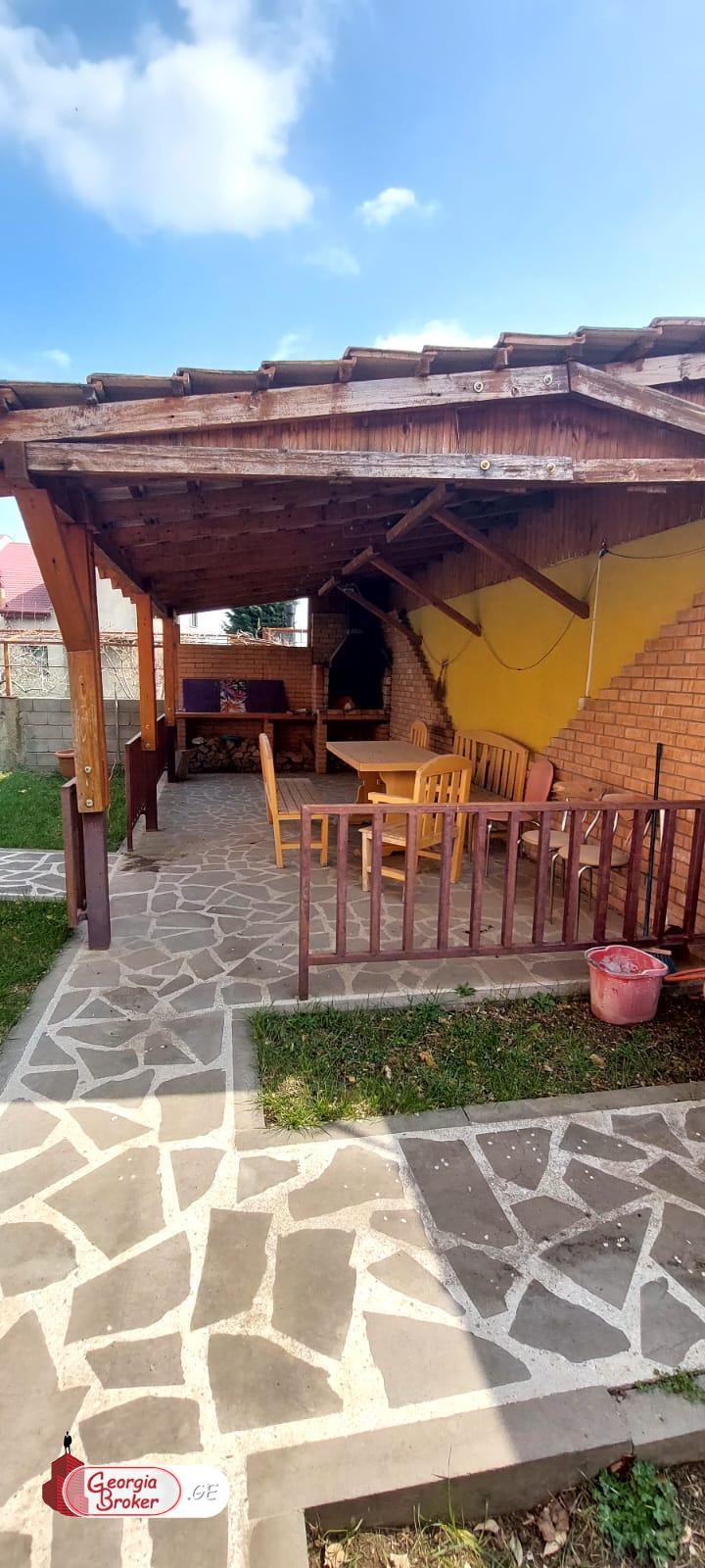 в аренду дом с новым ремонтом 9-комнат