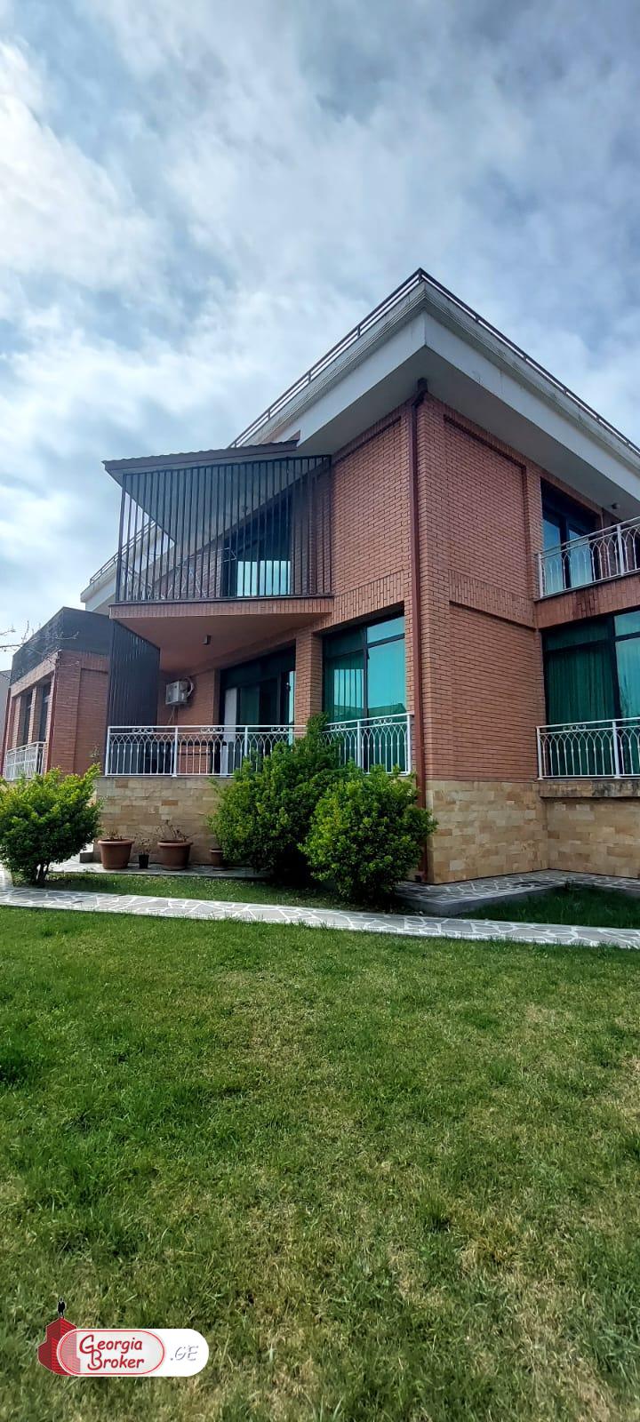 в аренду дом с новым ремонтом 9-комнат