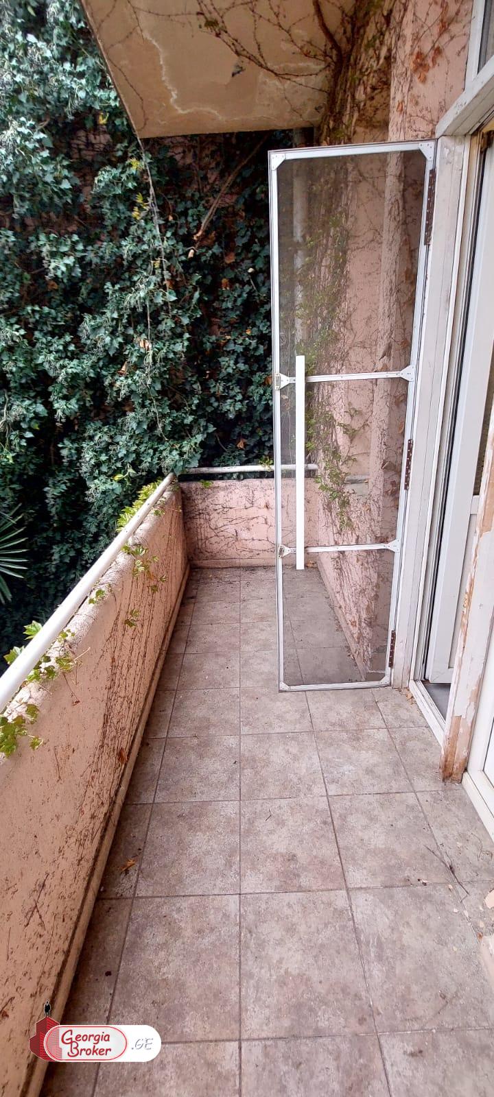 ქირავდება ახალი გარემონტებული 11 ოთახიანი სახლი საბურთალოზე