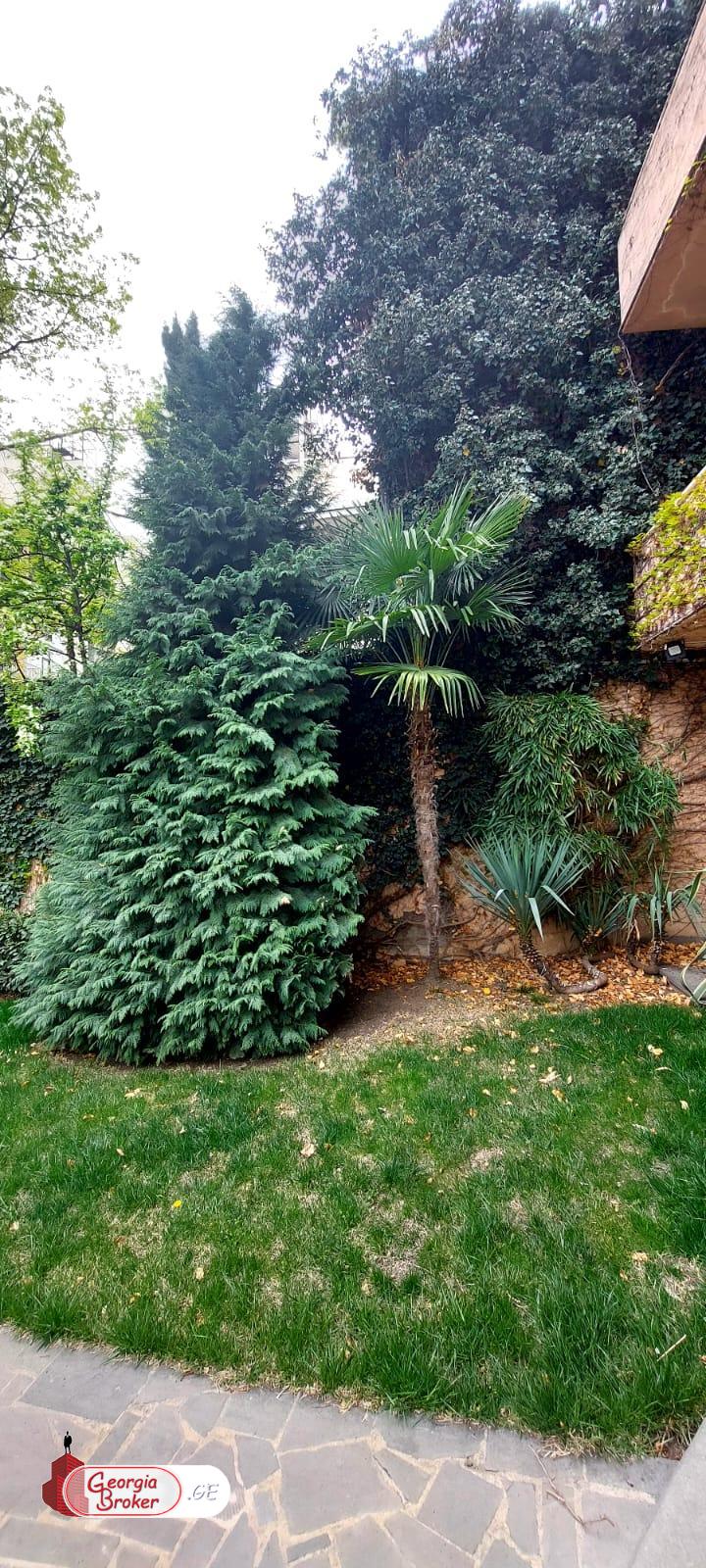 ქირავდება ახალი გარემონტებული 11 ოთახიანი სახლი საბურთალოზე