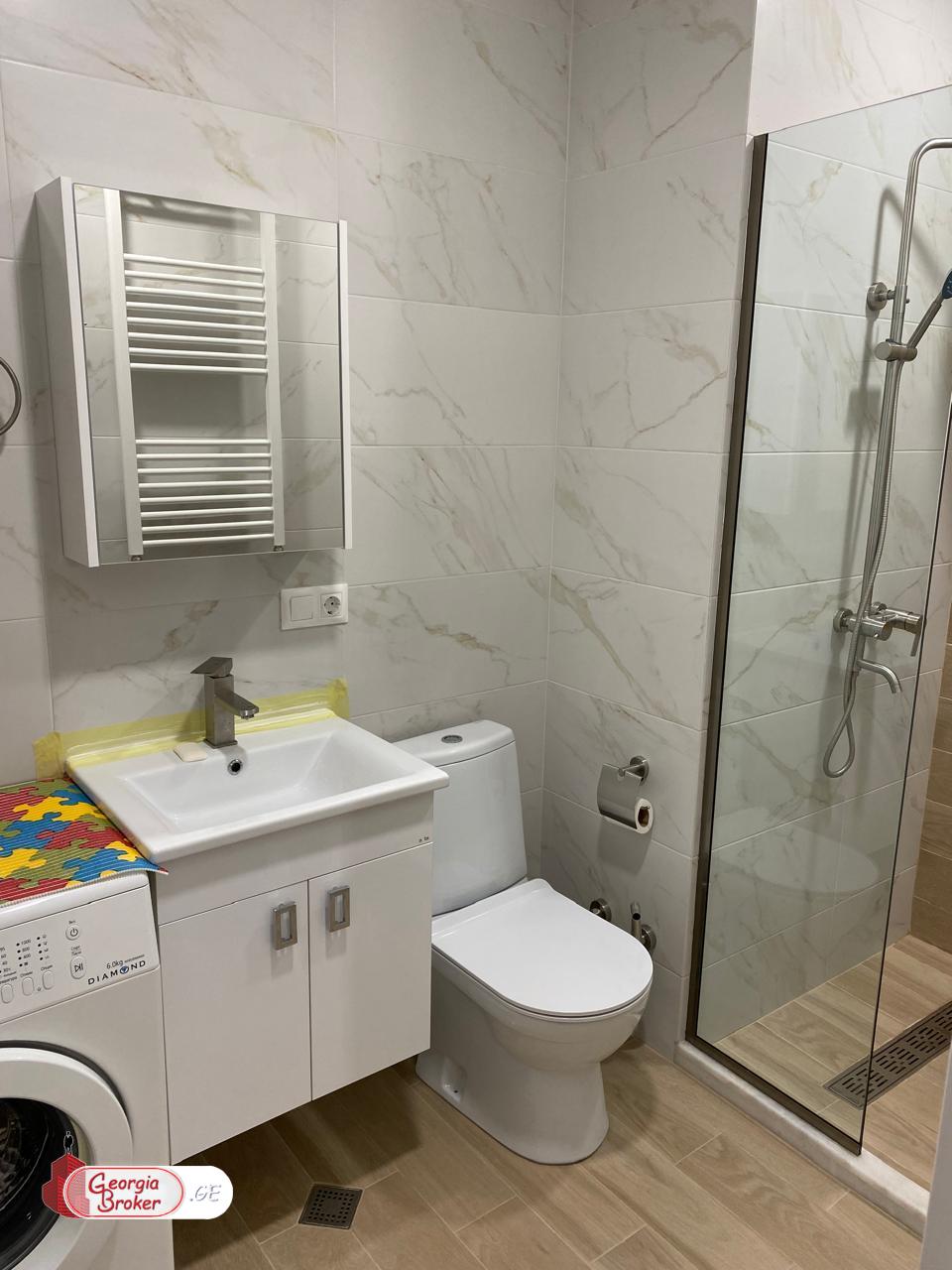 в аренду квартира с новым ремонтом 2-комнаты