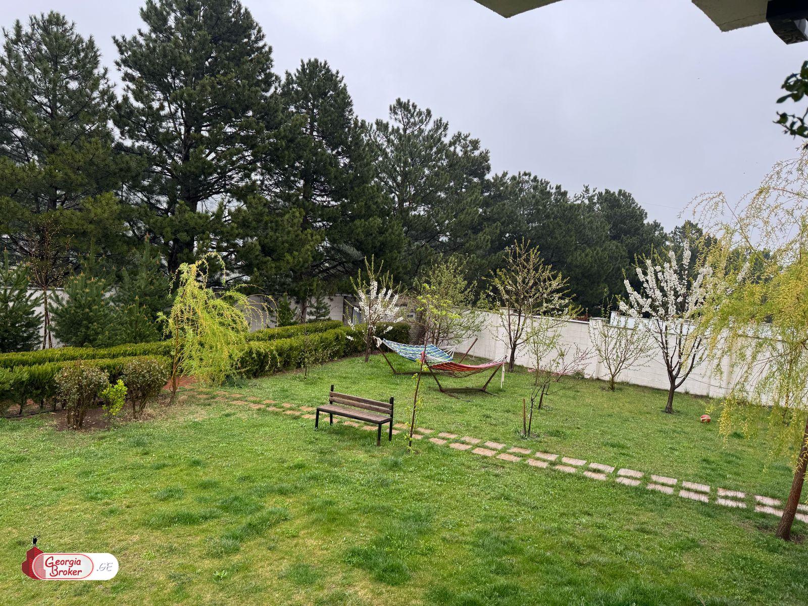 nearly repaired 11-room house for sale