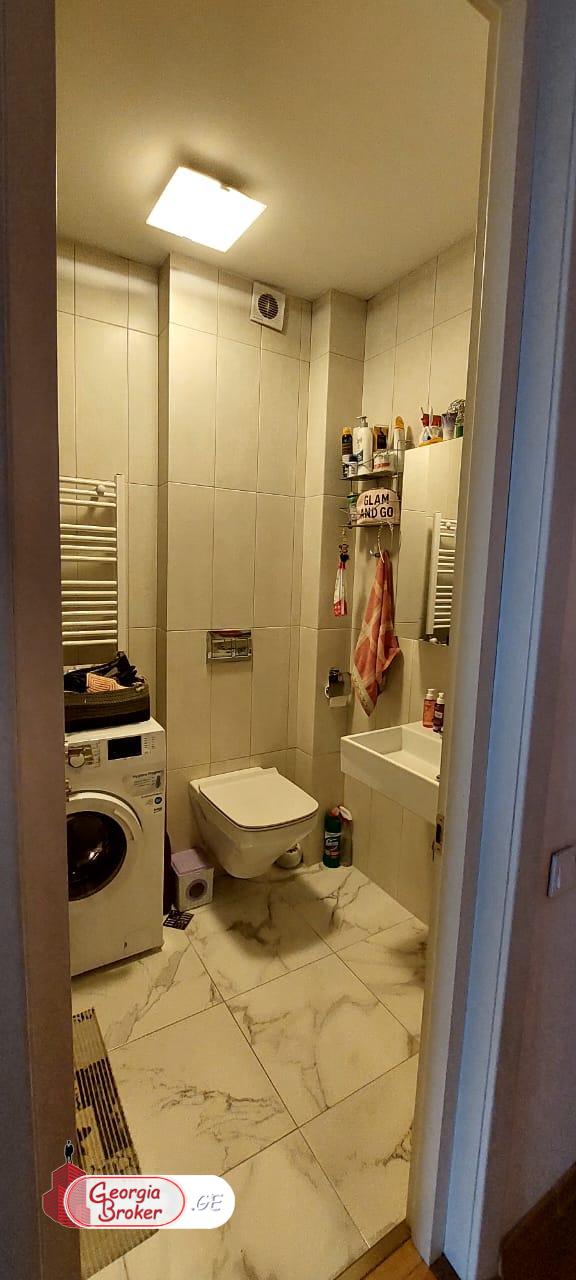 იყიდება ახალი გარემონტებული 3 ოთახიანი ბინა ვაკის პარკთან