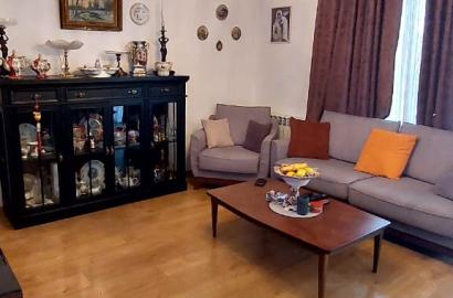 იყიდება ახალი გარემონტებული 4 ოთახიანი ბინა  ვაკის პარკთან