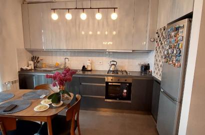 იყიდება ახალი გარემონტებული 3 ოთახიანი ბინა ვაკის პარკთან