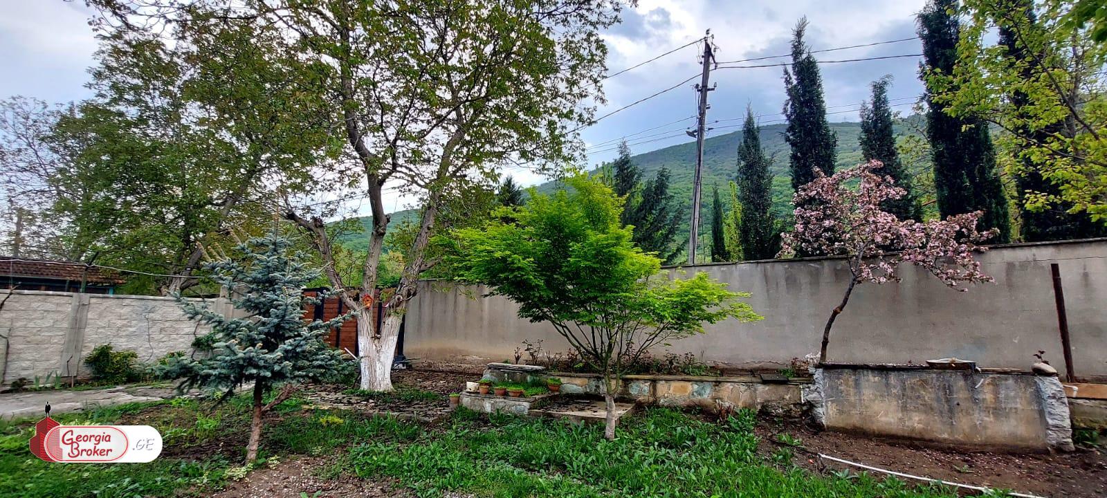 იყიდება ახალი გარემონტებული 7 ოთახიანი სახლი არმაზში