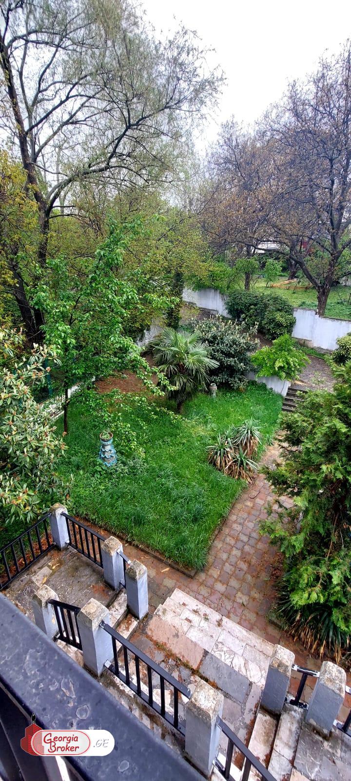 nearly repaired 9-room house for sale