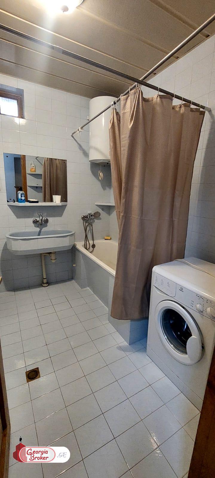 nearly repaired 7-room house for rent