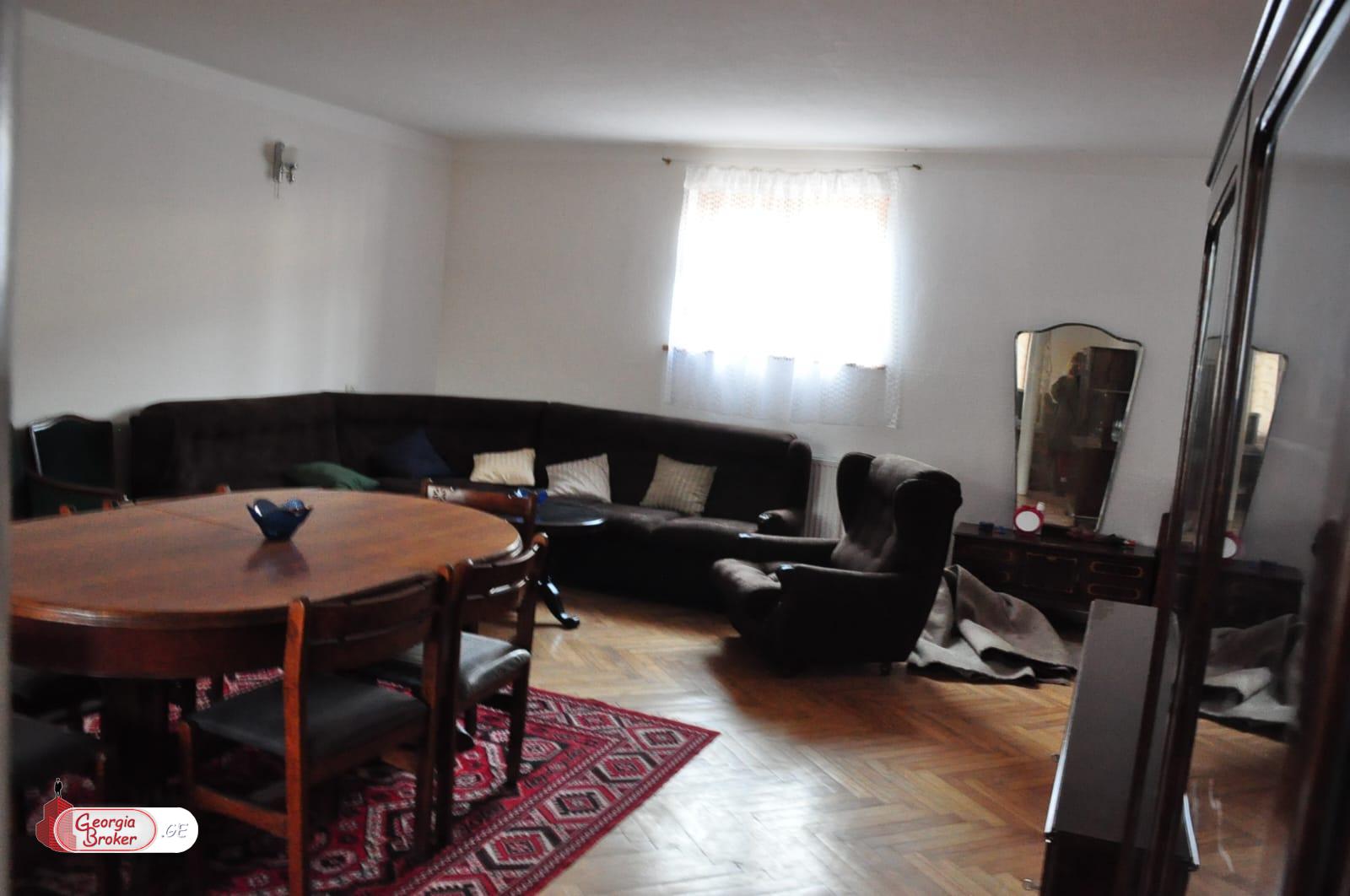 nearly repaired 6-room house for rent