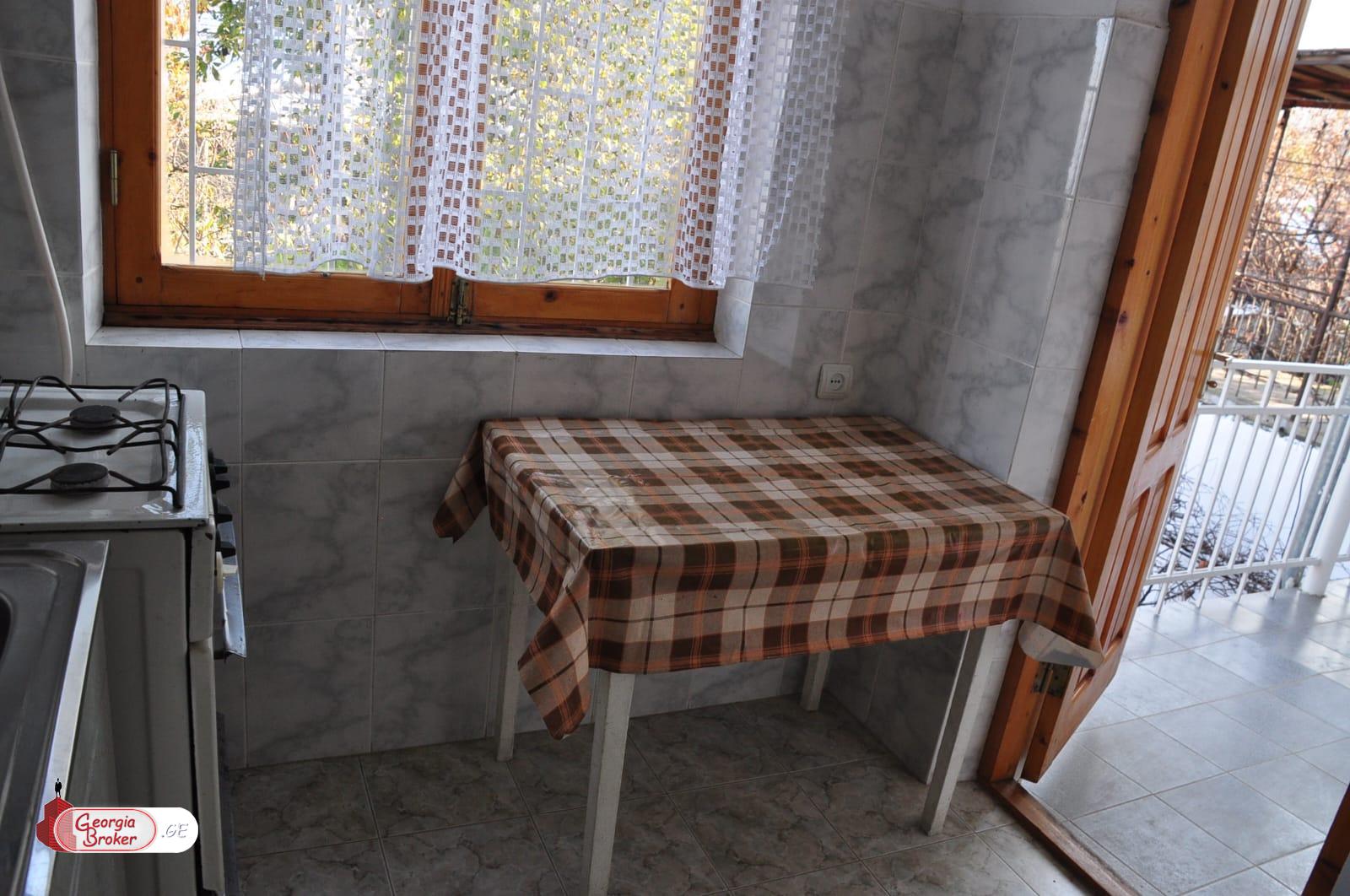 nearly repaired 6-room house for rent