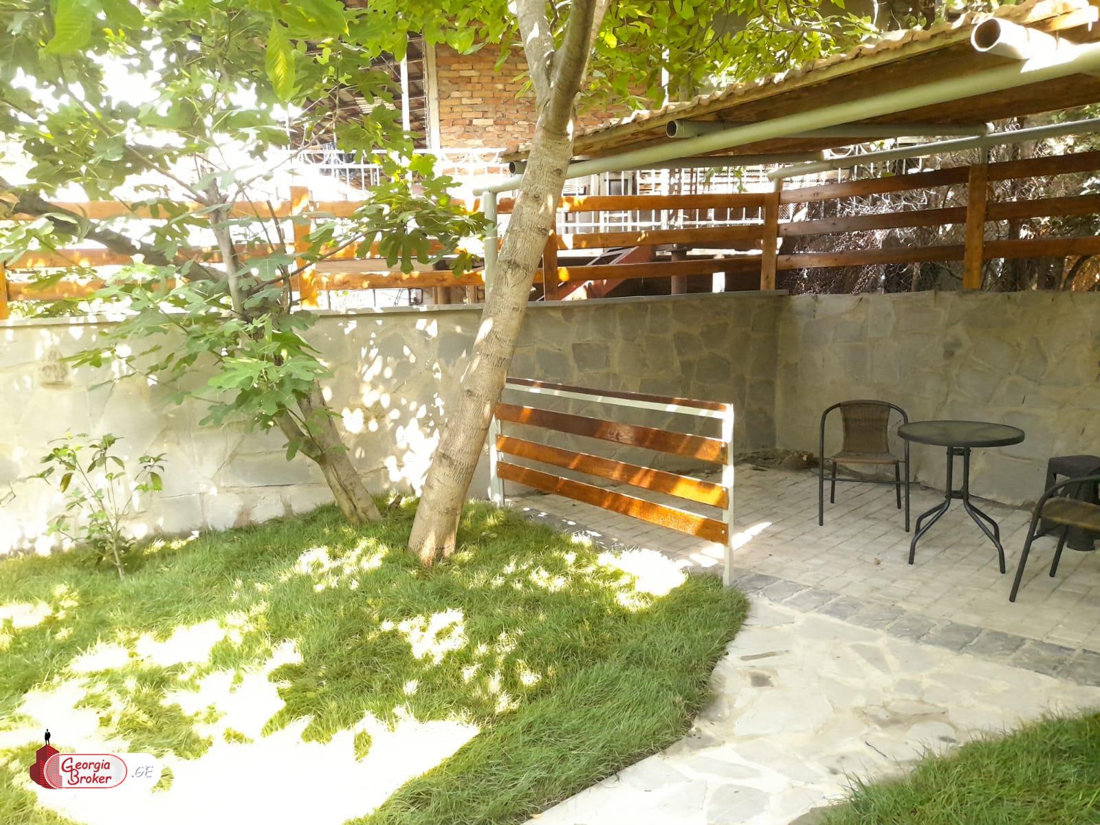 nearly repaired 6-room house for rent