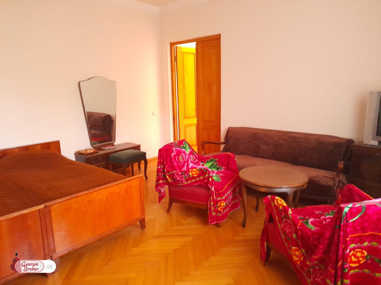 nearly repaired 6-room house for rent