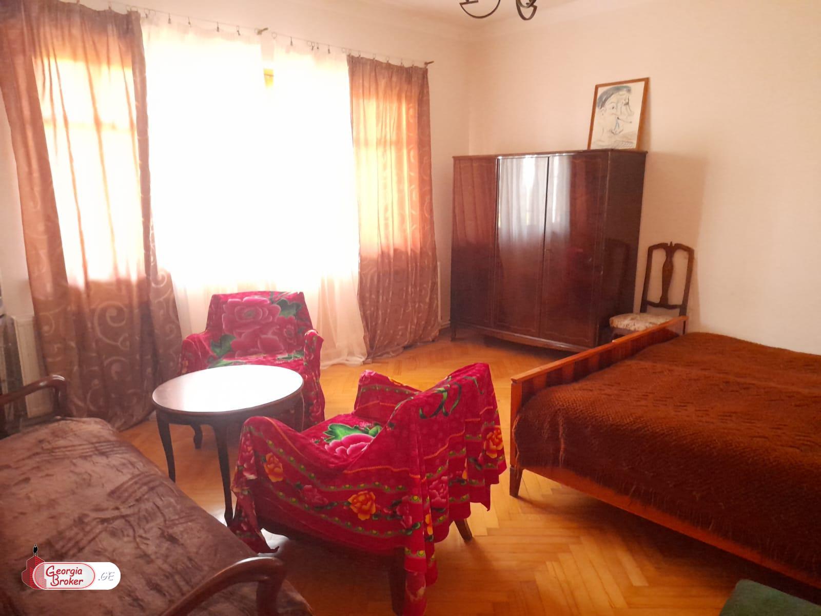 nearly repaired 6-room house for rent