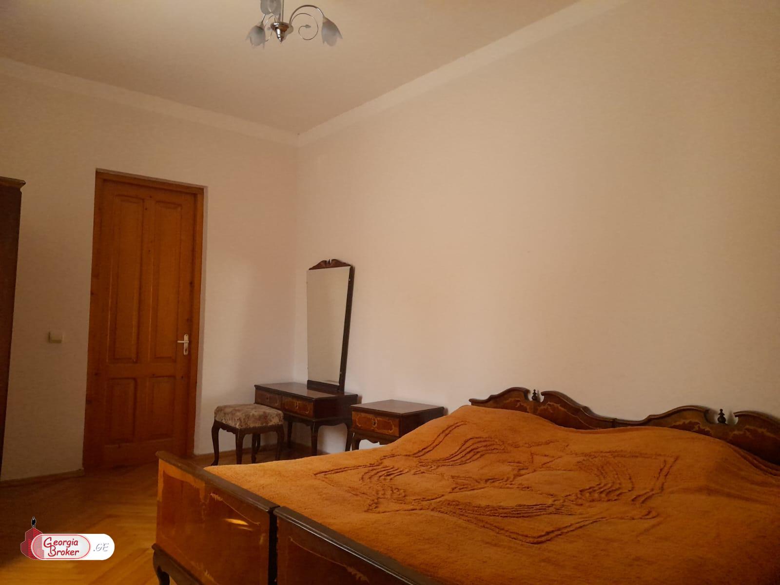 nearly repaired 6-room house for rent