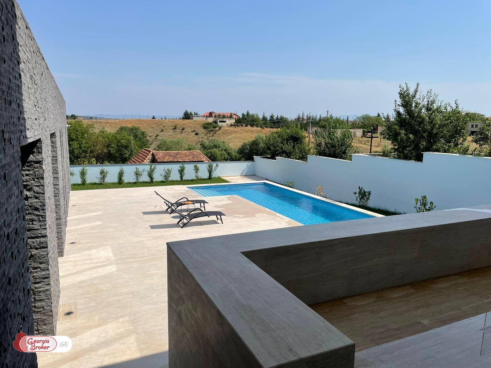 ქირავდება ახალი გარემონტებული 5 ოთახიანი აგარაკი წავკისში