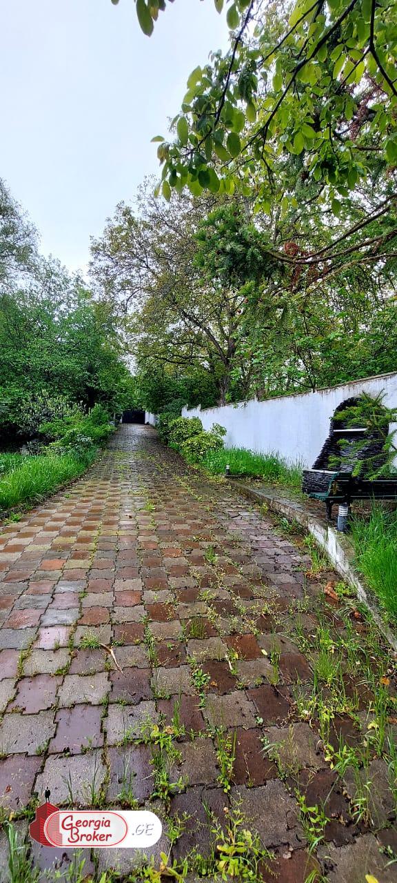 продается дом с новым ремонтом 8-комнат