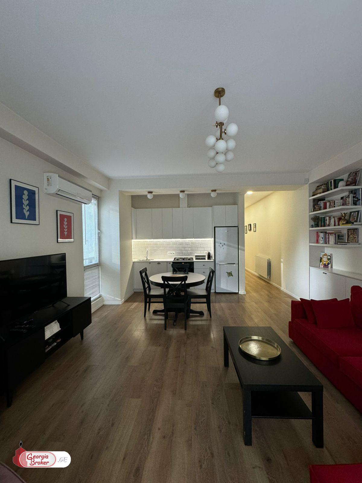 в аренду квартира с новым ремонтом 3-комнаты