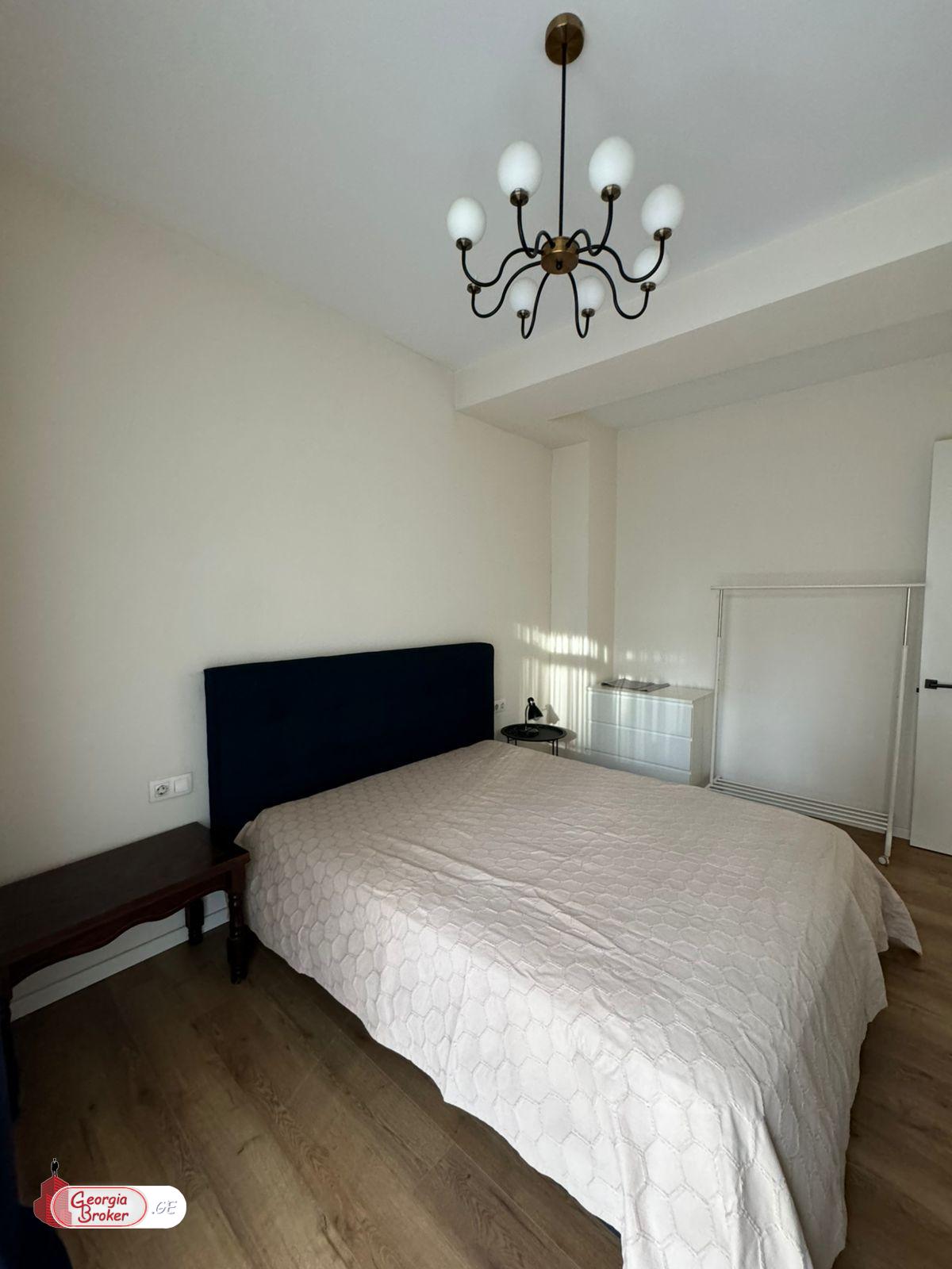 в аренду квартира с новым ремонтом 3-комнаты