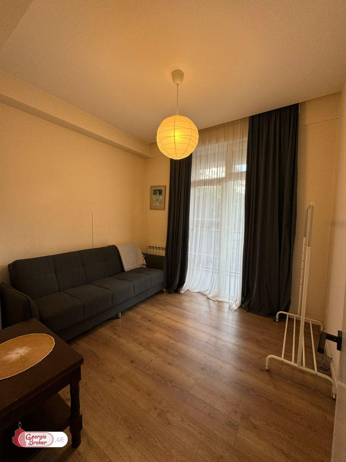 в аренду квартира с новым ремонтом 3-комнаты