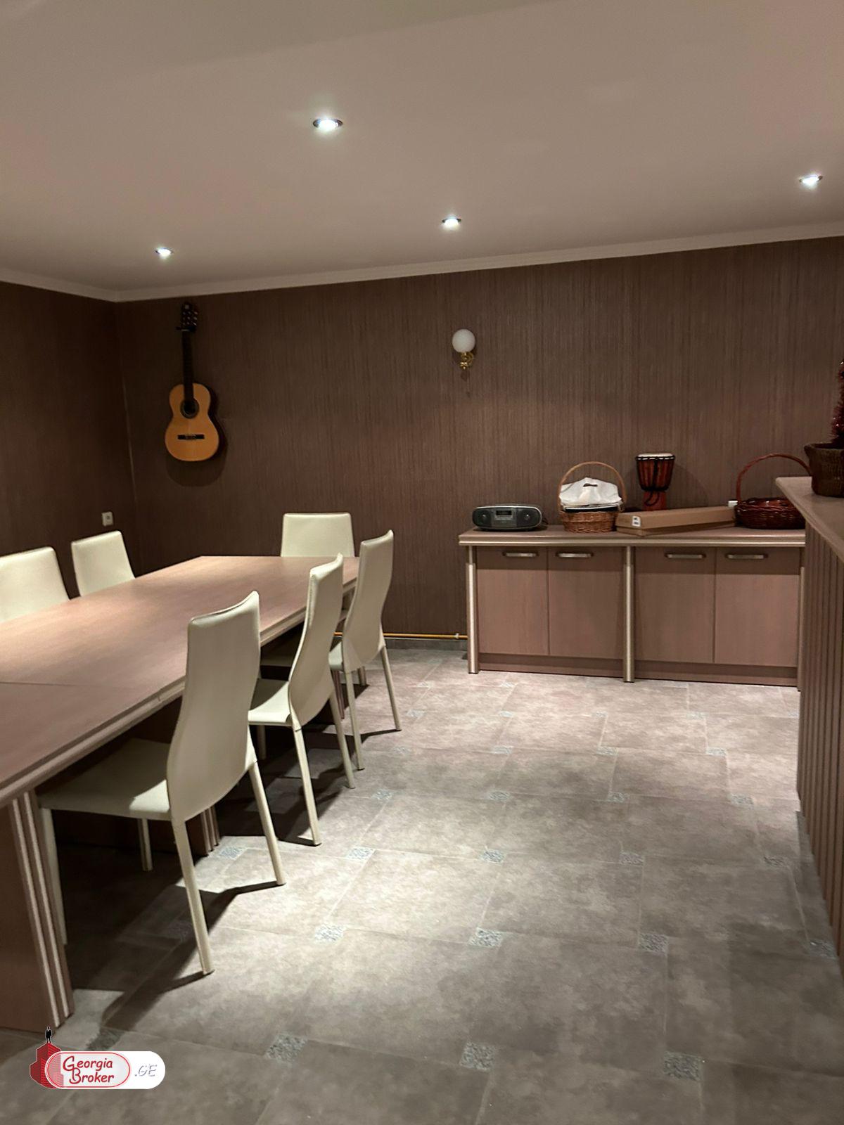 ქირავდება ახალი გარემონტებული 9 ოთახიანი აგარაკი წავკისში