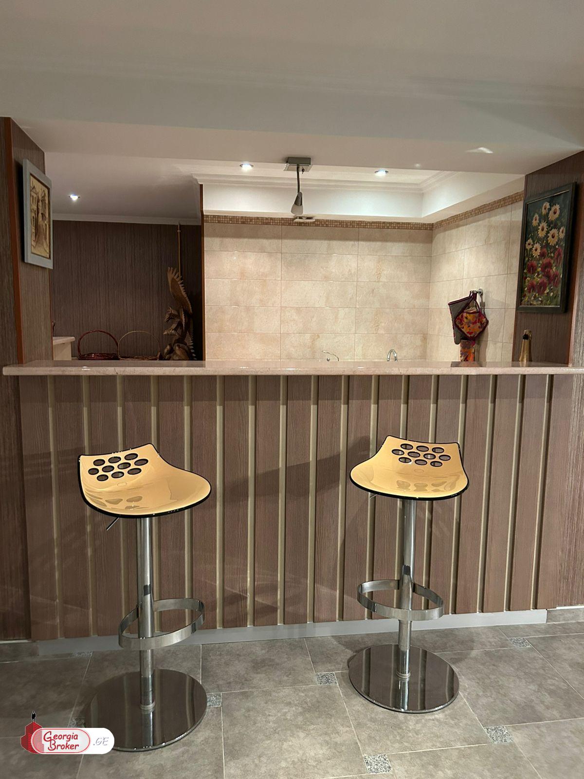 в аренду дом с новым ремонтом 9-комнат