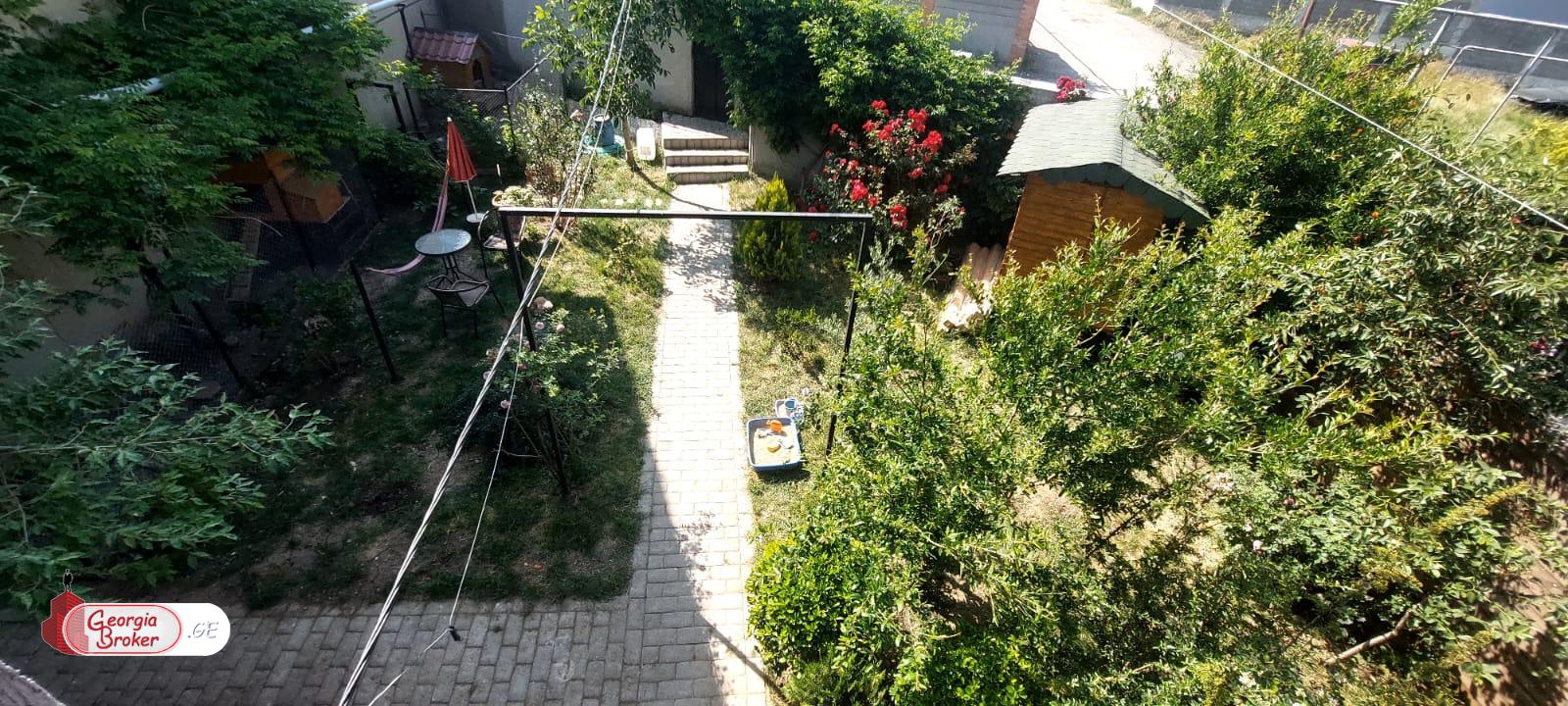 nearly repaired 9-room house for sale