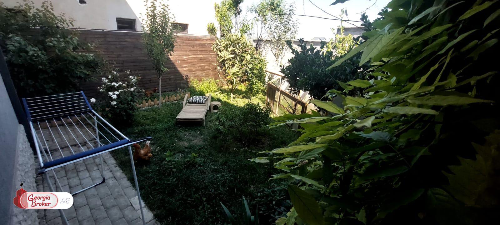 nearly repaired 9-room house for sale