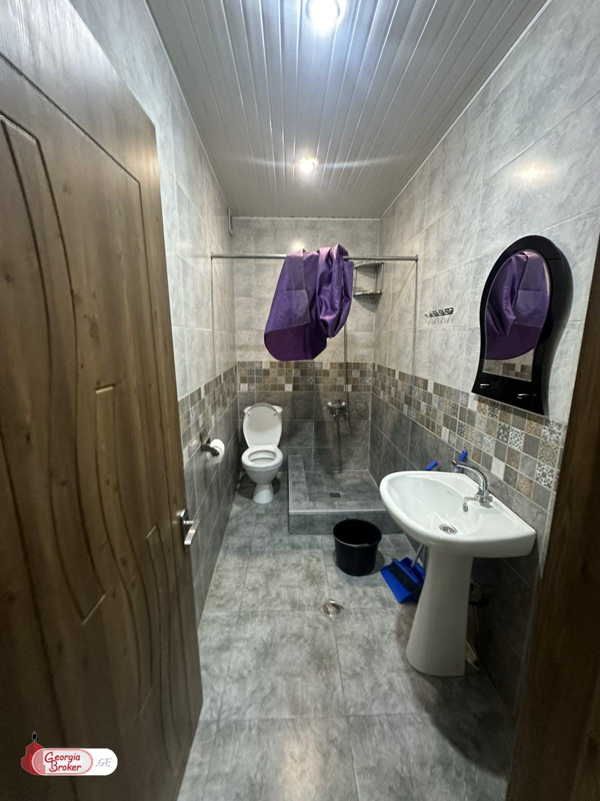 იყიდება ახალი გარემონტებული 2 ოთახიანი ბინა სანზონაში