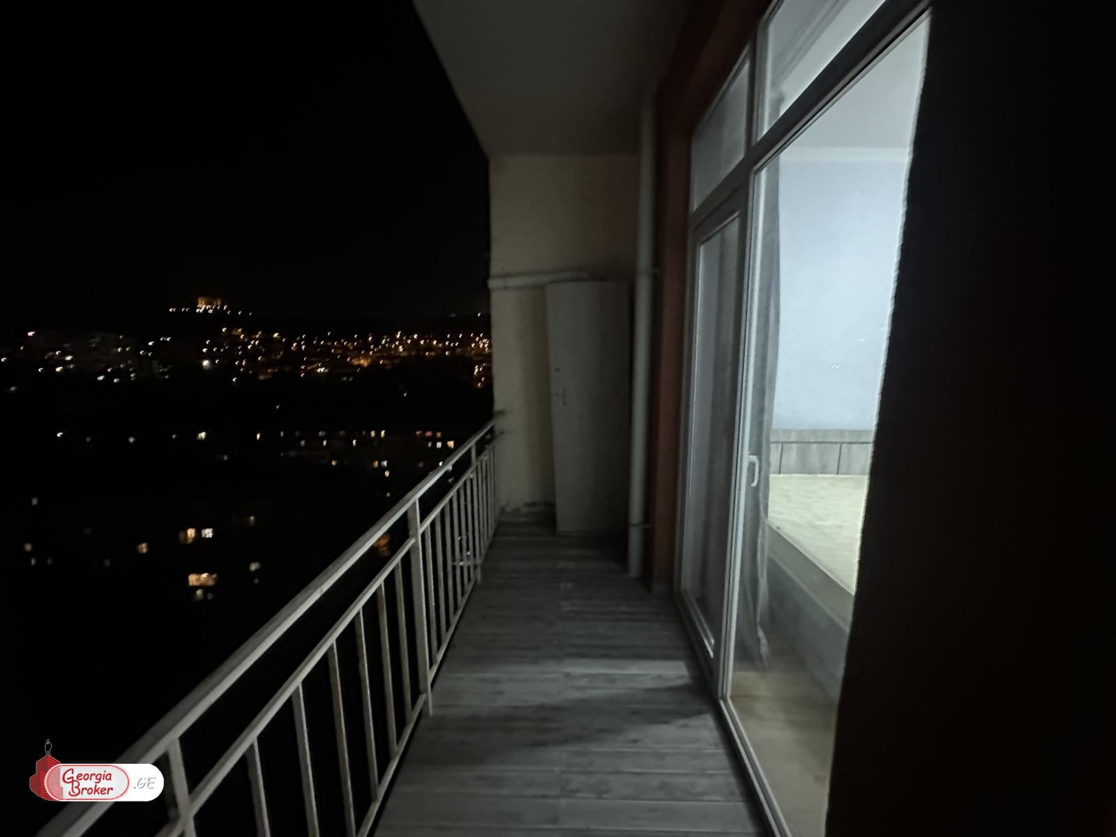 იყიდება ახალი გარემონტებული 2 ოთახიანი ბინა სანზონაში