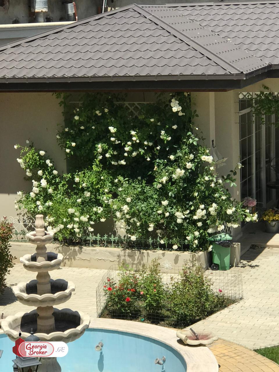 nearly repaired 12-room house for sale