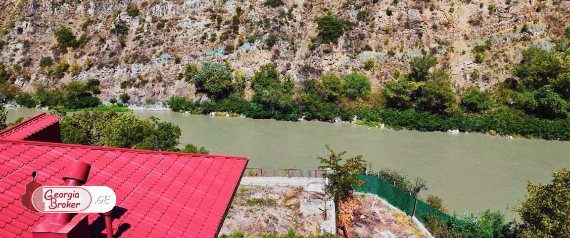 იყიდება ახალი აშენებული 9 ნომრიანი სასტუმრო არმაზში