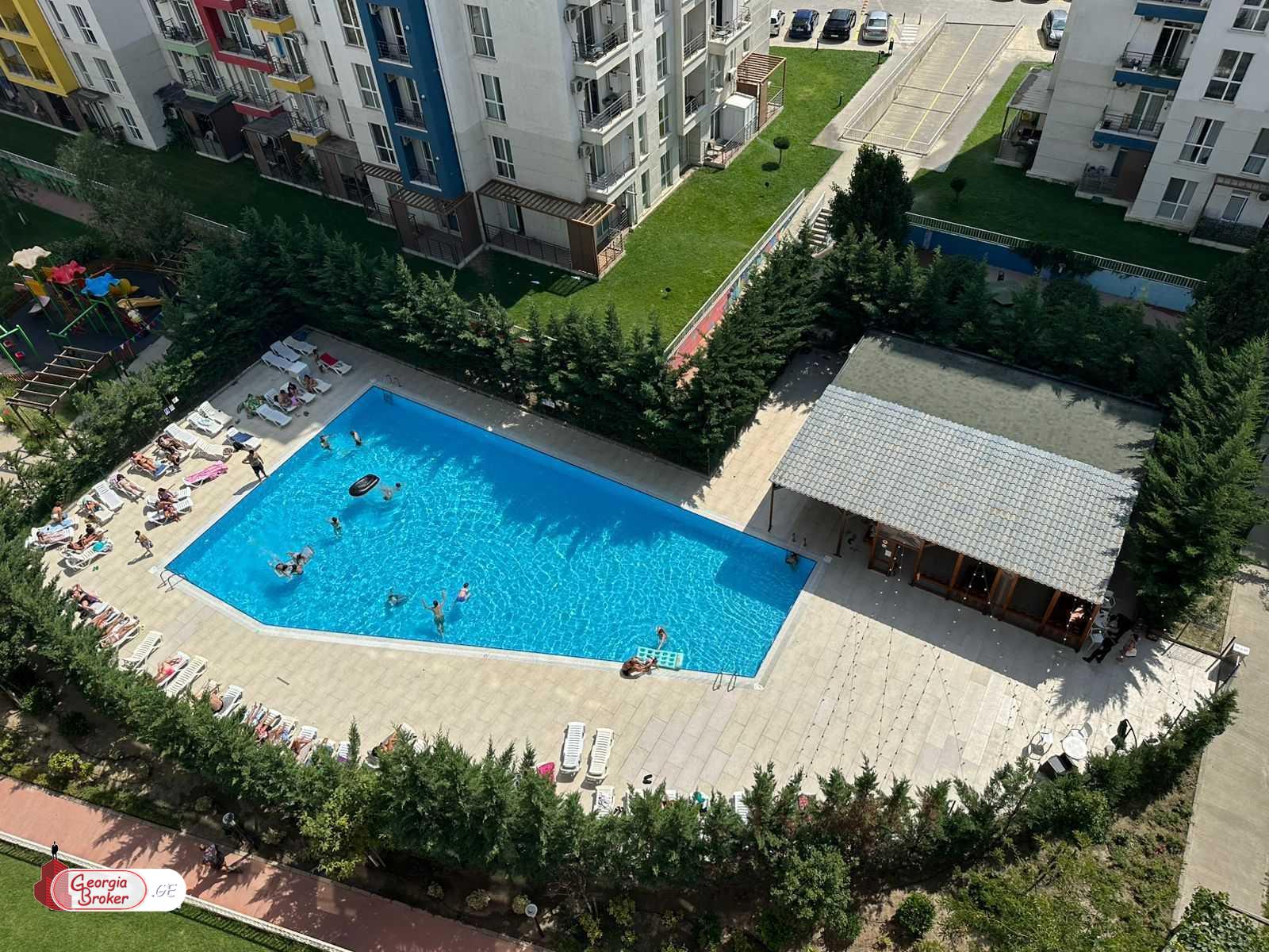 იყიდება ახალი გარემონტებული 7 ოთახიანი ბინა   "მწვანე ალმასში"