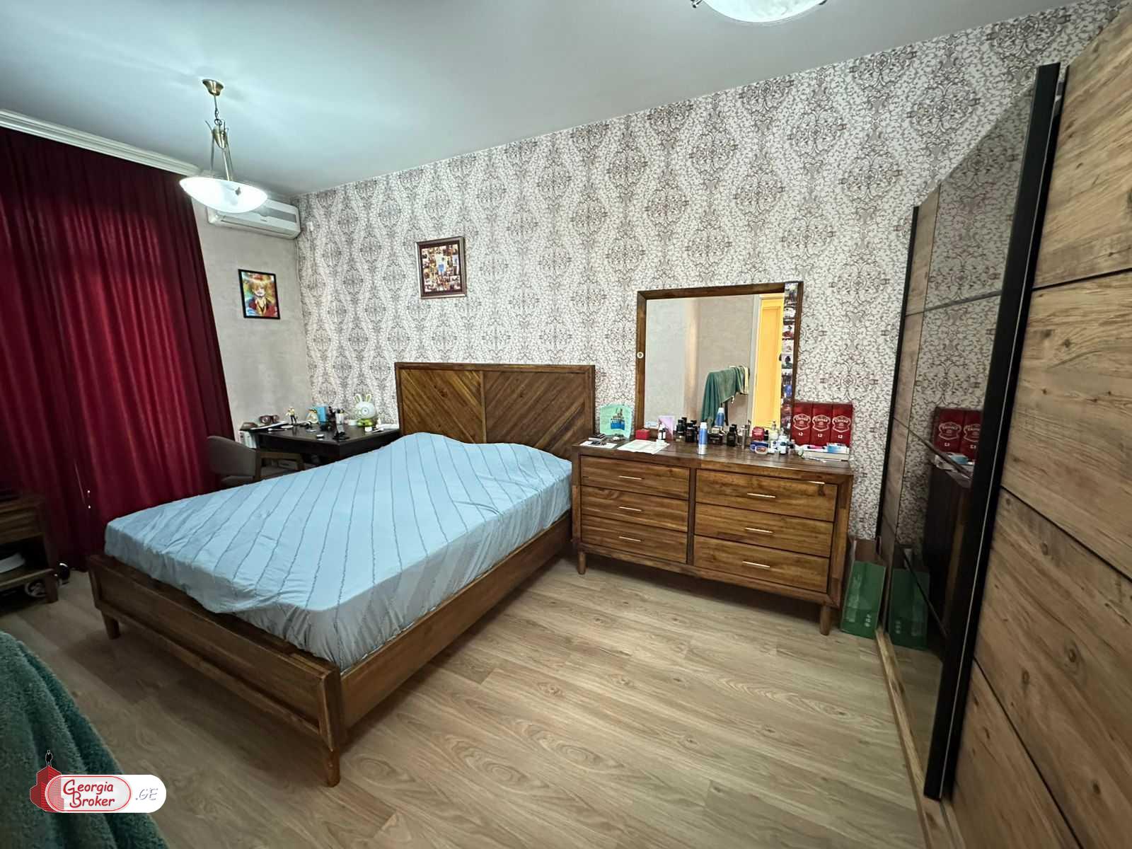 იყიდება ახალი გარემონტებული 7 ოთახიანი ბინა   "მწვანე ალმასში"