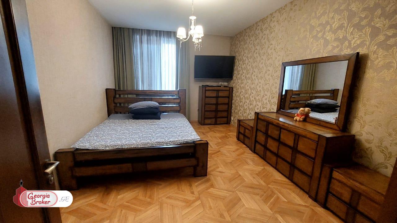 nearly repaired 11-room house for sale