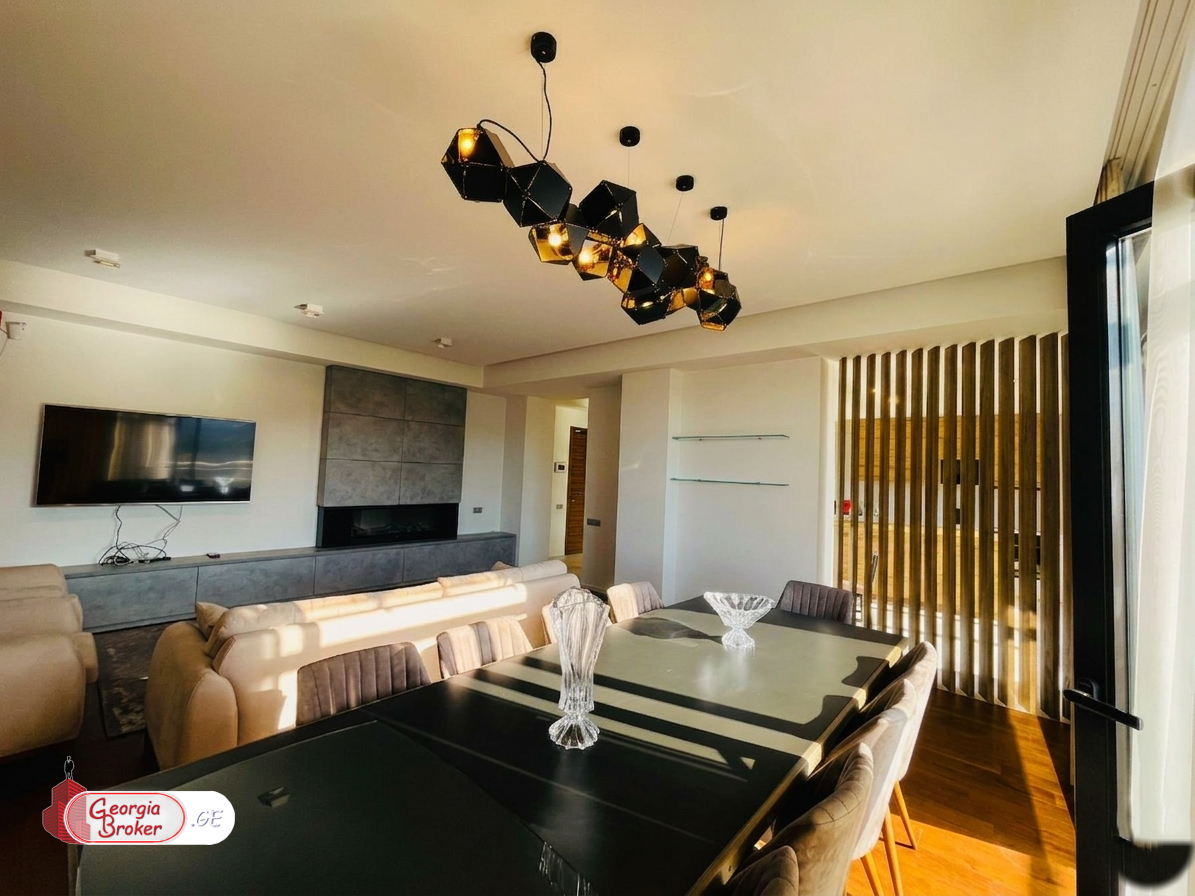 продается квартира с новым ремонтом 6-комнат