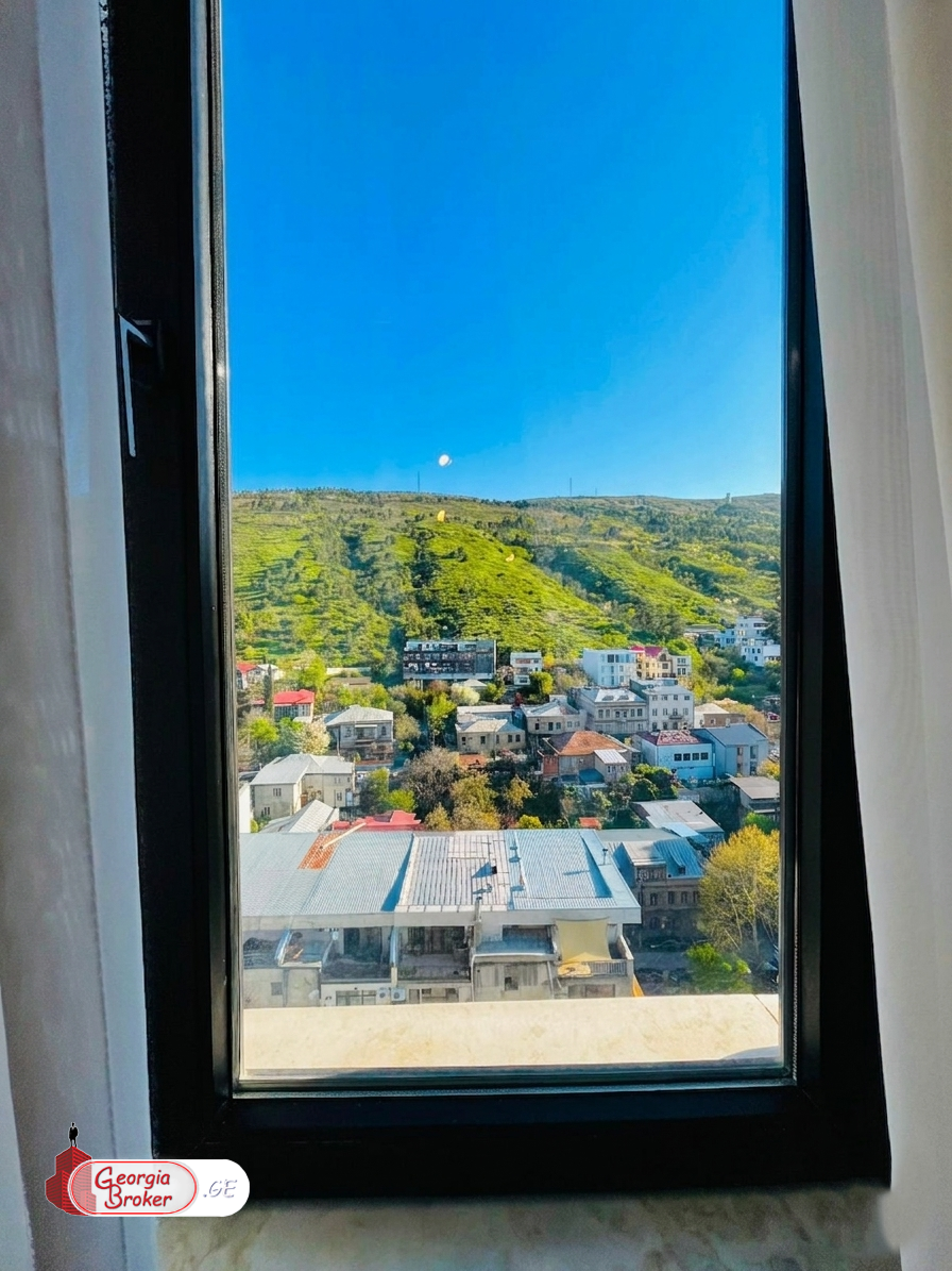 продается квартира с новым ремонтом 6-комнат